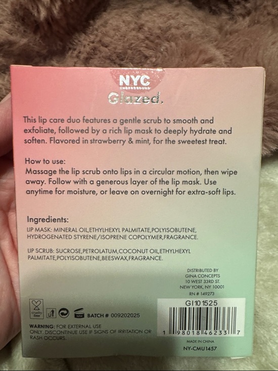 NYC Glazed Strawberry Lip Mask & Mint Lip Scrub - Pink & Mint - Picture 2 of 3